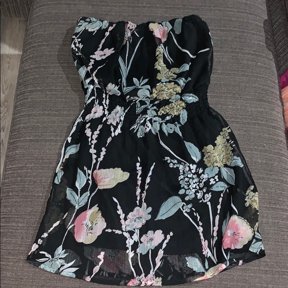 Flowered strapless dress